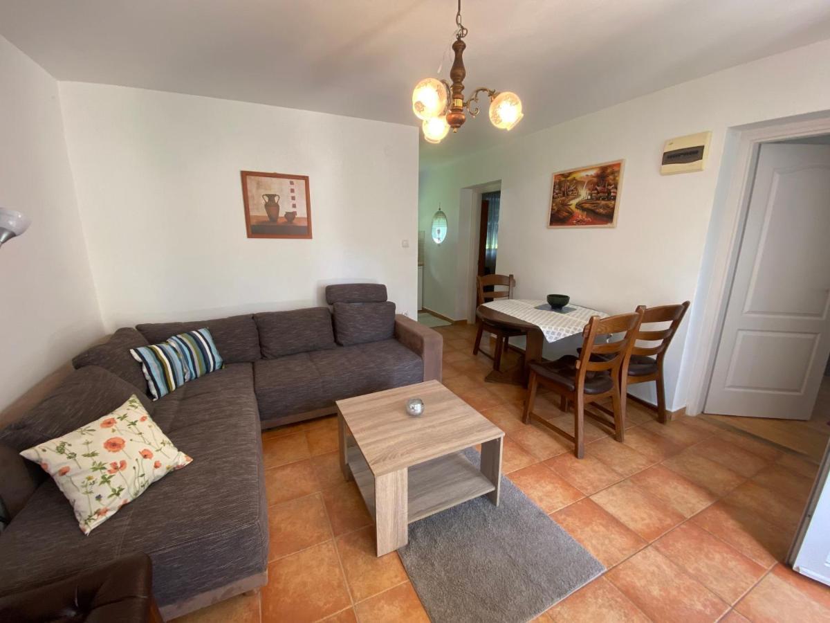 Elvira Apartman ザラカロシュ エクステリア 写真
